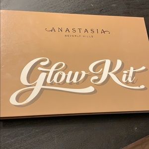 Anastasia Beverly Hills glow kit ultimate glow